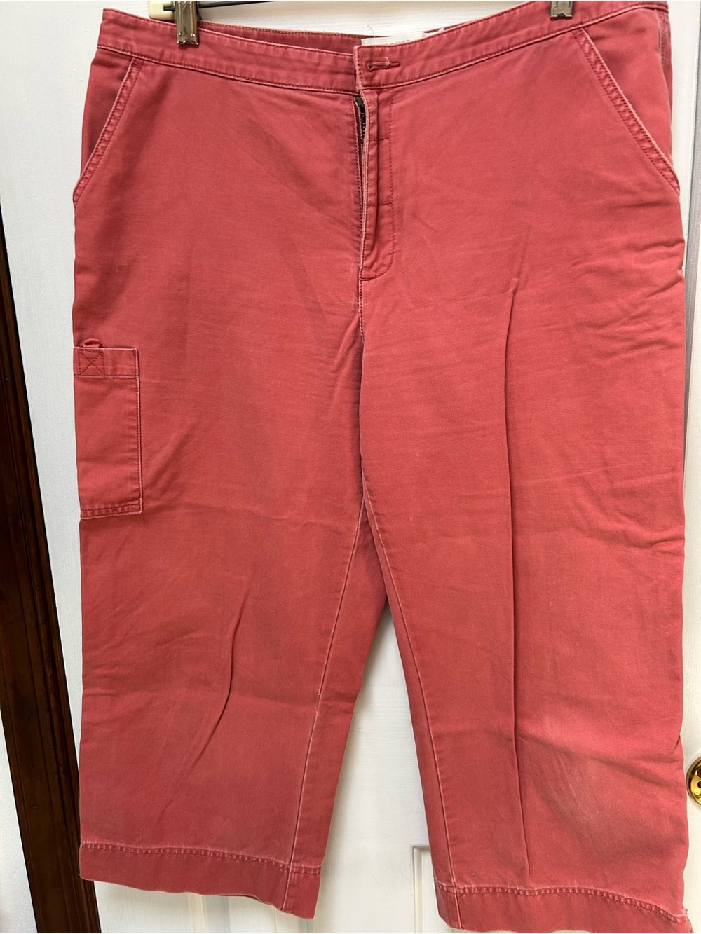 Eddie Bauer Women’s Outdoor Outfitters Casual Cropped Cargo Pants - Coral. 14s.